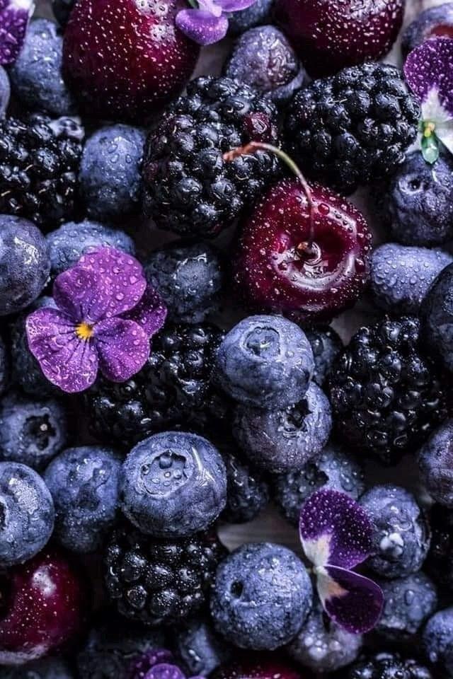 Orchard's Whisper: Handpicked Berry Medley